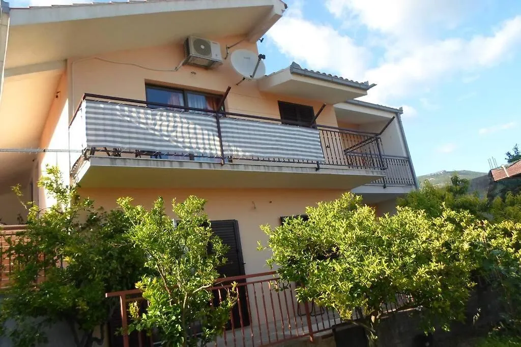 Apartment Ivana With Pool And Parking Kastela